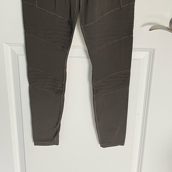 Athleta Inclination Moto tight Leggings Green with pockets 47149 - Picture 2 of 15